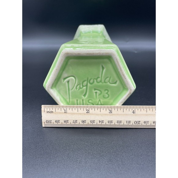 HULL USA VINTAGE VASE - PAGODA P3 AMERICAN ART WITH CHINESE SCRIPT - GREEN USA - Picture 7 of 8